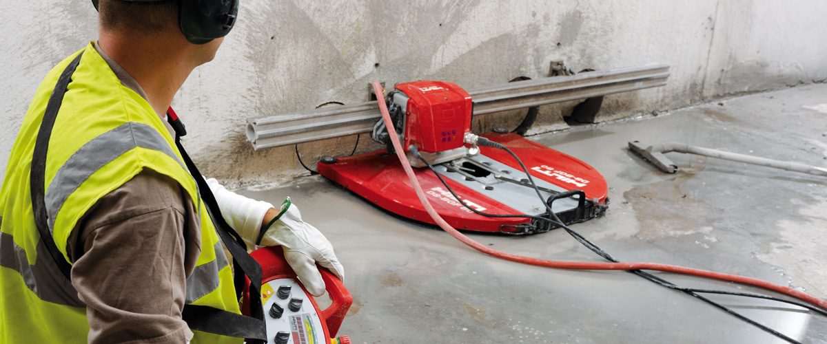 Betonbohren, Wanddurchbruch, Kernbohrung, Hilti DS-BGF 80 im Einsatz